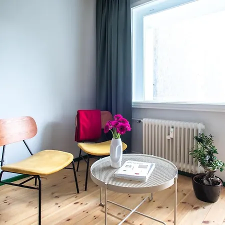 Flattering - Aparthotel