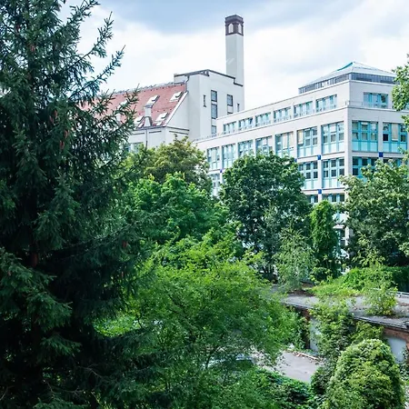 Flattering - מלון דירות