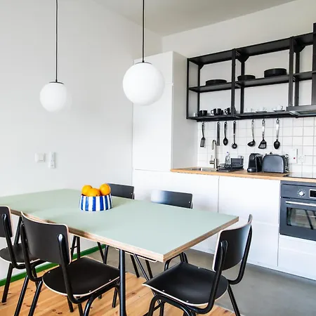 Ξενοδοχείο με διαμερίσματα Flattering - 3*