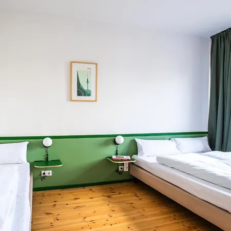 Flattering - מלון דירות 3*