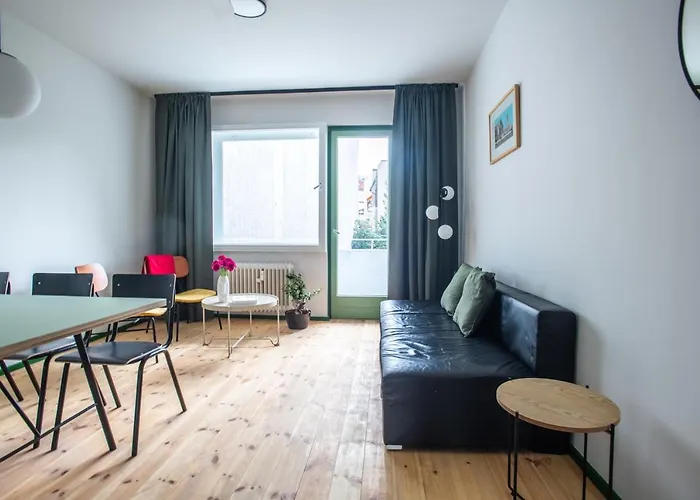 Flattering - Aparthotel 3*