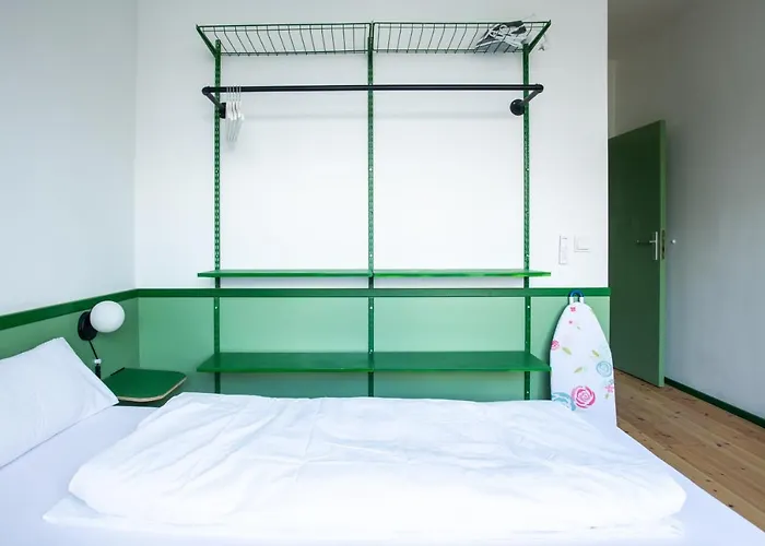 Flattering - Aparthotel