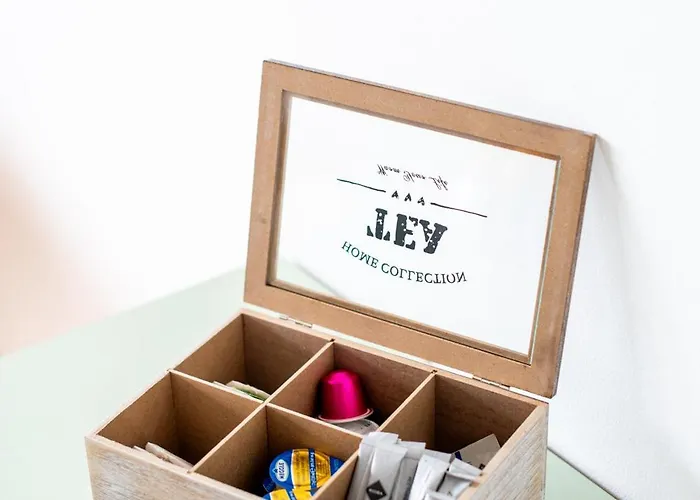 Flattering - Aparthotel