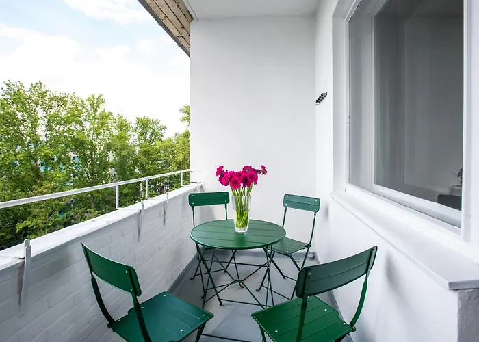 Flattering - Aparthotel