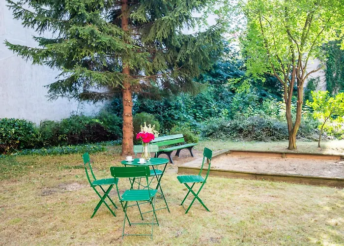 Flattering - Aparthotel 3*