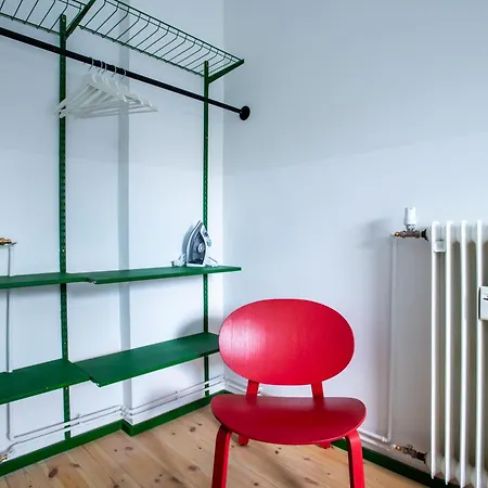 Hotel apartamentowy Flattering - *